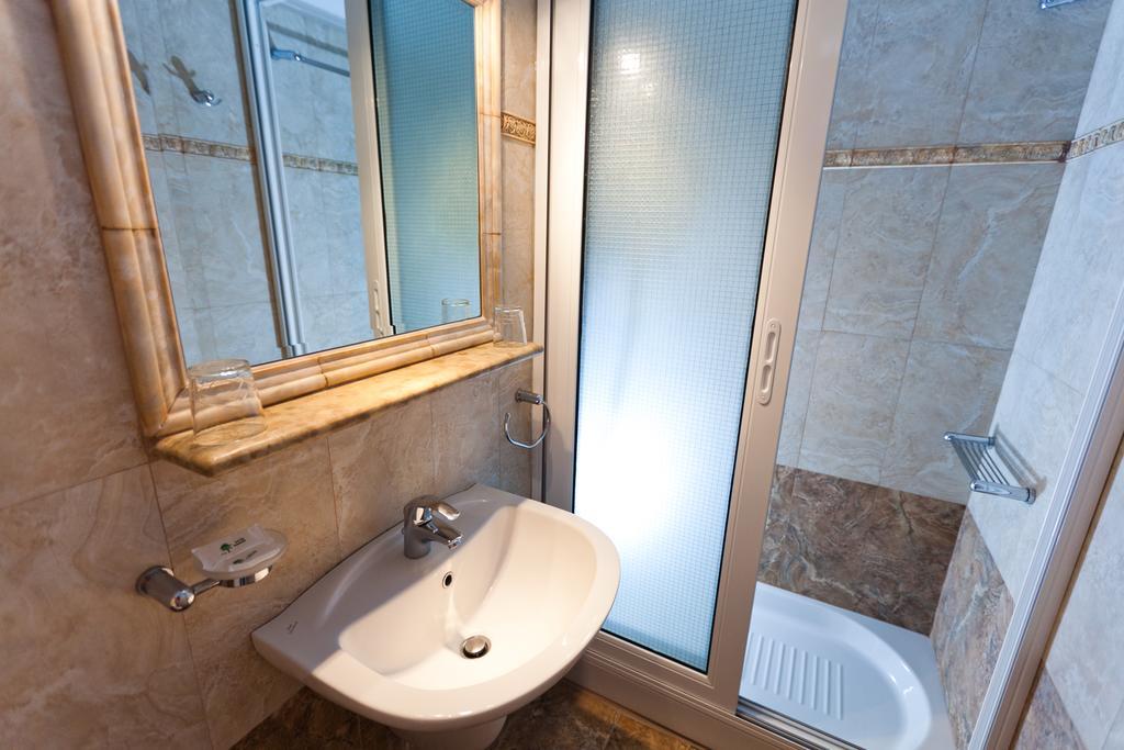 Hotel Possidon Aegina Cameră foto